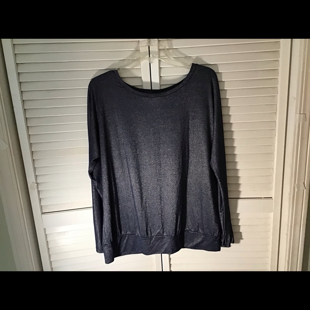 Blue shimmery tee shirt